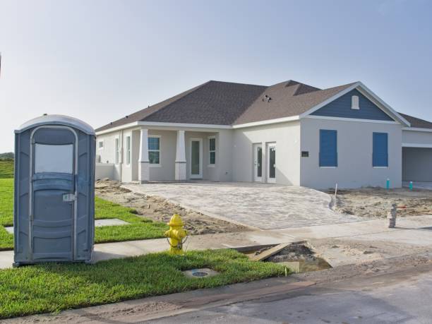 Best Porta potty delivery and setup  in Lees Summit, MO